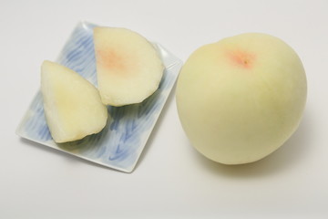 The Shimizuhakutoh is white, is sweet and is a fresh luxury peach. Local specialties of Okayama-ken.