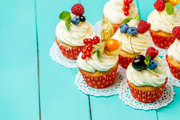 cupcakes with summer berries
