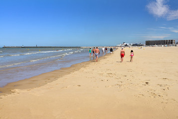 plage de Calais en été