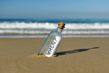 Botella con pregunta encontrada en la playa, ¿cuándo? When?