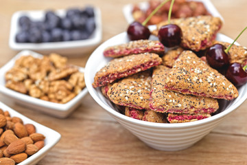 Integrated - integral fruit cake and ingredients