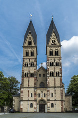 Fototapeta premium Basilika St. Kastor in Koblenz nahe dem deutschen Eck