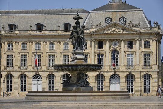 La fontaine Monumentale à la place de la Bourse de Bordeaux 