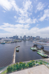 Fototapeta na wymiar レインボーブリッジから見た東京湾