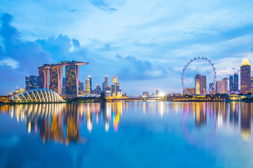 Skyline von Singapur bei Nacht