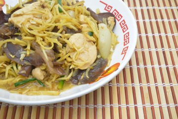 Stir fried chicken with ginger and mixed vegetables