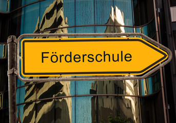 Strassenschild 42 - F&ouml;rderschule