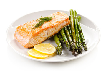 Grilled salmon and asparagus 