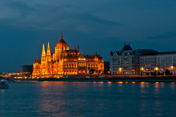 Fototapeta na wymiar Parliament Building in Budapest at night.