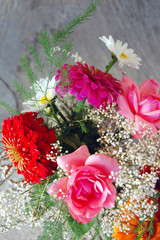Obraz na płótnie Canvas beautiful bouquet of colorful summer flowers