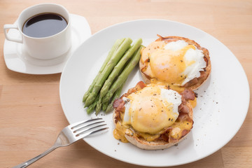 eggs benedict
