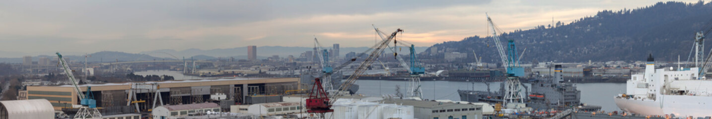 Fototapeta na wymiar Repair Shipyard in Portland Oregon Panorama