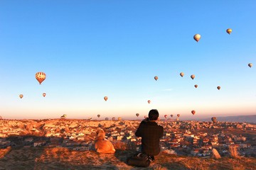  The relationship with a man and a dog  to see hotair balloon in Cappadocia TURKEY 