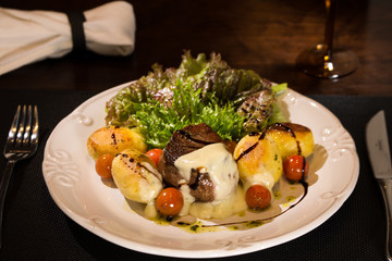 Filé com batatas