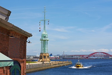 神戸煉瓦倉庫と旧神戸港信号所