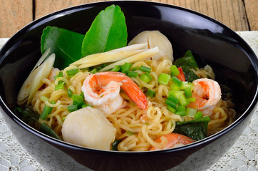 Hot and spicy instant noodle with shrimp and vegetable