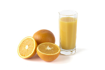 Orange juice with fresh oranges
