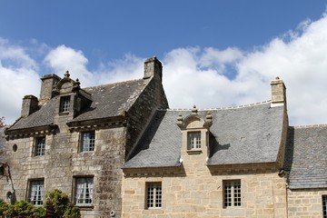vieilles façades et ruelles à Locronan,bretagne