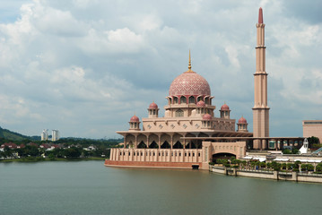Fototapeta na wymiar Putrajaya, administrative center of Malaysia
