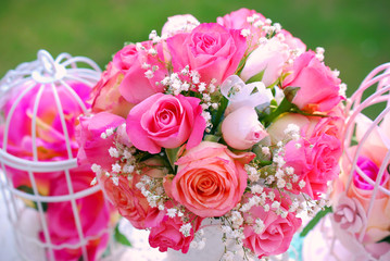 wedding decoration with rose bouquet