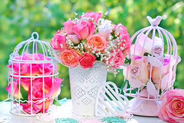 wedding decoration with rose bouquet