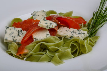 Pasta with salmon and blue cheese