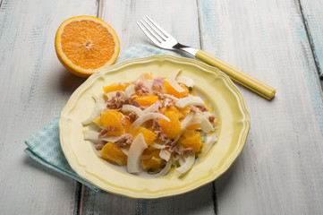 salad with tuna fennel and sliced orange