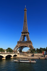 Fototapeta na wymiar La Tour Eiffel à Paris, France