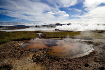 Campo geotermale in islanda e geyser