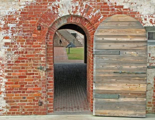 Deurstickers Vestingwerk Doorway at Fort Macon, North Carolina