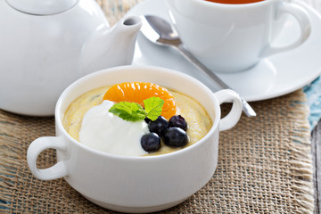 Sweet polenta with blueberries