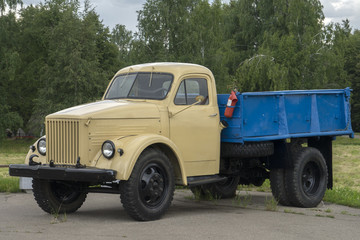 Советский грузовик ГАЗ. Ретро техника.