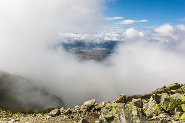 In the clouds he appeared in the valley.