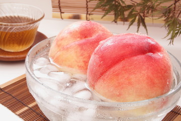 桃 © hungryworks