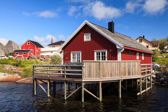 Cabane de p&ecirc;cheur en Norv&egrave;ge. Rorbuer Lofoten