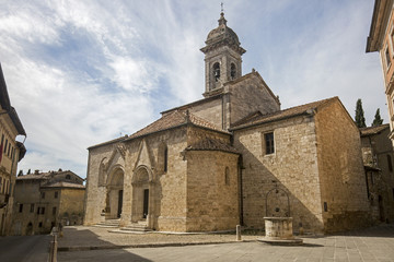 Fototapeta na wymiar Kirche Collegiata, San Quirico d’Orcia, Toskana