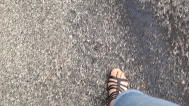 marche &agrave; pied sur la route