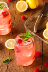 Refreshing Cold Raspberry Lemonade