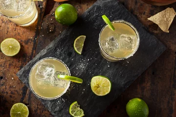 Fotobehang Zelfgemaakte klassieke Margarita-drank © Brent Hofacker