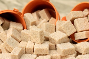 heap sugar cubes to color natural