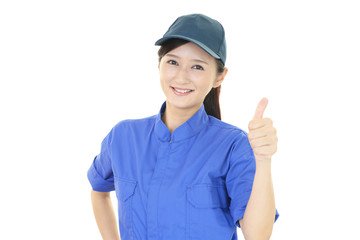 笑顔の女性作業員