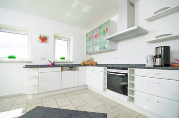 Moderne Küche, weiss, hell