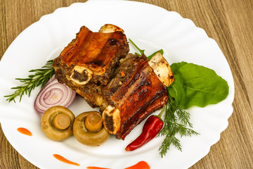 Roasted beef ribs