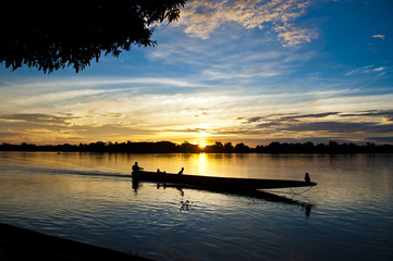 Tramonto sul fiume Sepik, Papua Nuova Guinea