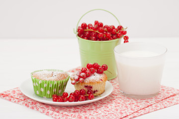 Cupcakes With Fresh Redcurrant. White Painted Table