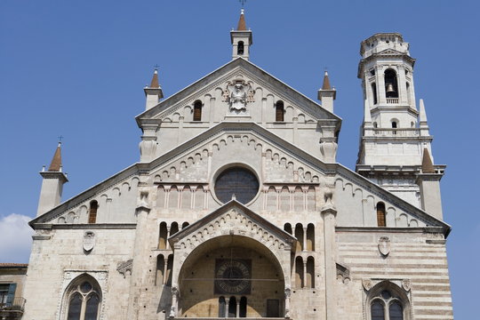 Fa?ade of the Santa Maria Matricolare Duomo, Verona