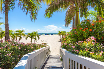 Promenade sur la plage de Saint Pete, Floride, États-Unis