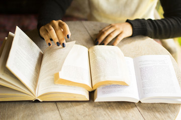 girl reading a books