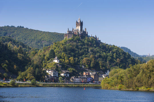 Imperial castle and the town of Cochem on the Moselle River, Moselle Valley, Rhineland-Palatinate, Germany