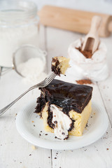 Delicious pound cake with cream